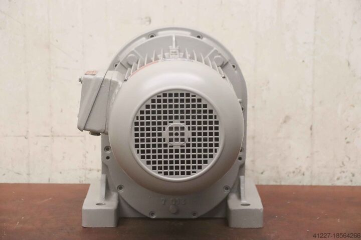 Gear motor 5.5/7.5 kW 83/166 rpm Cebeha CB 73/4/2P