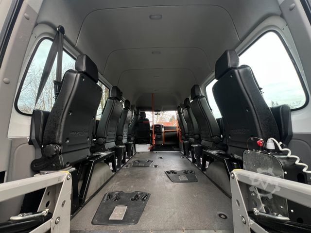 Minibus MERCEDES-BENZ Sprinter 314 BlueTEC 9Sitze+Rollstuhllift Klima