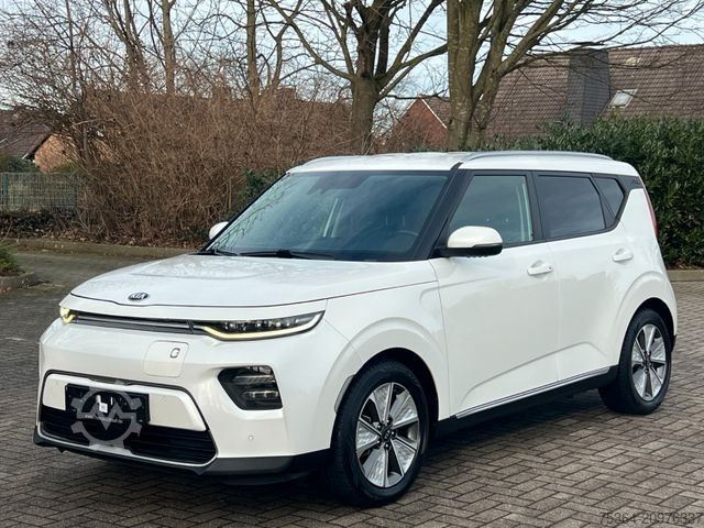 Van KIA Soul e-Soul DynamicLine 64 kWh LED Navi Kamera