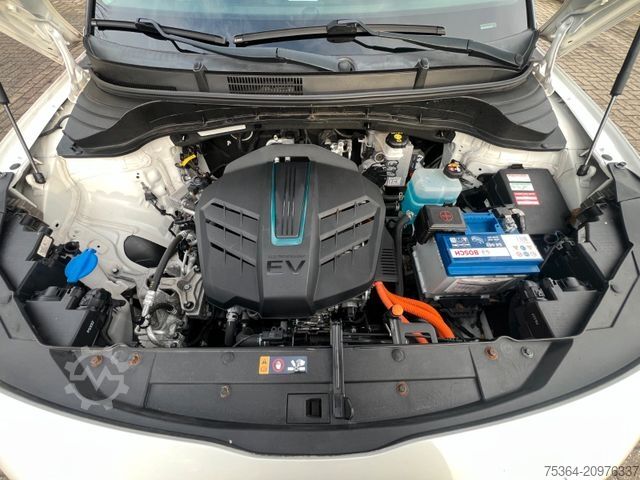 Van KIA Soul e-Soul DynamicLine 64 kWh LED Navi Kamera