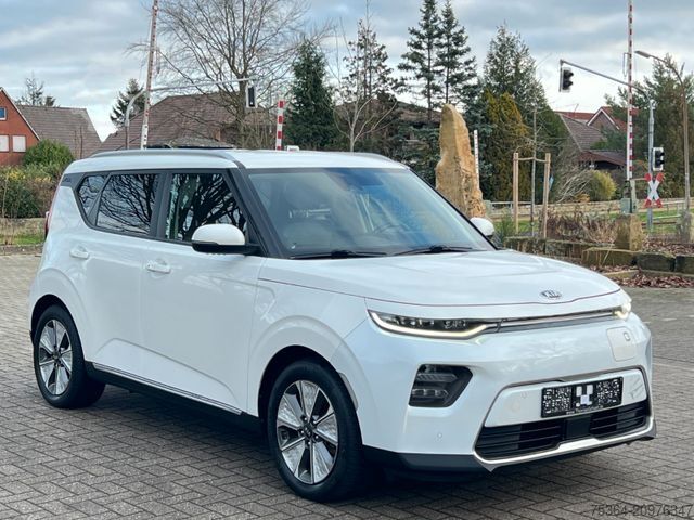 Van KIA Soul e-Soul DynamicLine 64 kWh LED Navi Kamera