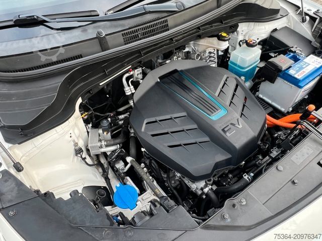 Van KIA Soul e-Soul DynamicLine 64 kWh LED Navi Kamera