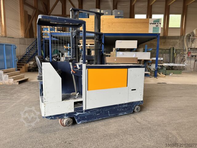 Seitenstapler Votex Bison Material Handling B.V. 2004 P