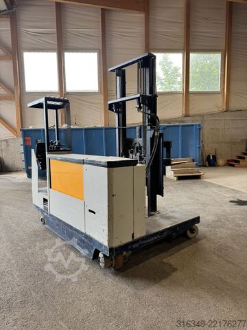 Seitenstapler Votex Bison Material Handling B.V. 2004 P