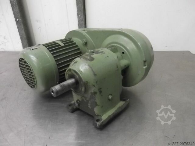 Adjustable gear motor 0.75 kW 11.5-59 rpm Lenze 155-ZNA0-80-4