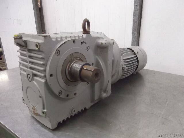 Gear motor 0.55 kW 0,5/2,3 rpm SSB DS6-11-SS6-080-0410.204.40-N