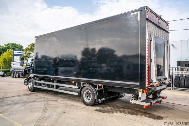 Box body RENAULT D250 16T.- 36000 KM +DHOLLANDIA 2T.