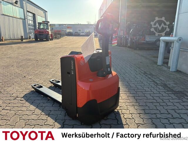 Electric Pallet Truck Toyota LWE 160