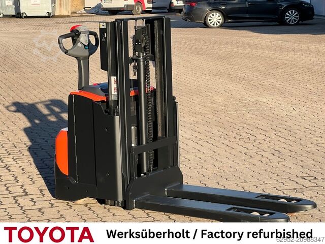 High Lift stacker Toyota SWE 200 D / Akku 2025!