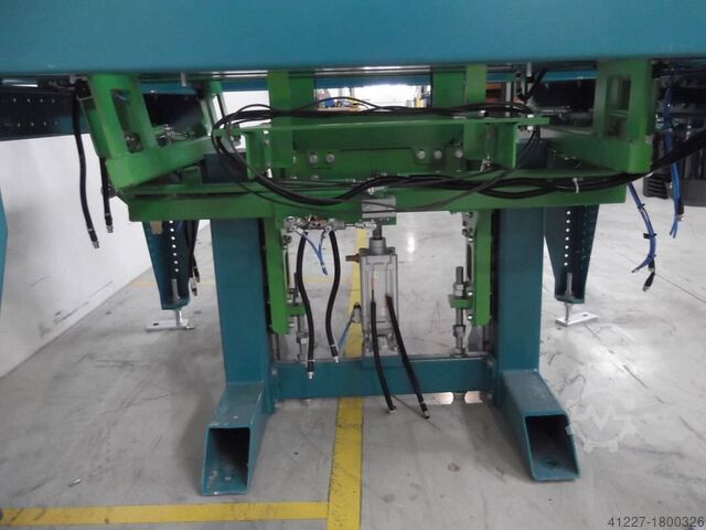 Conveyor belt Grenzebach mit Zentriereinheit