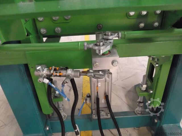 Conveyor belt Grenzebach mit Zentriereinheit