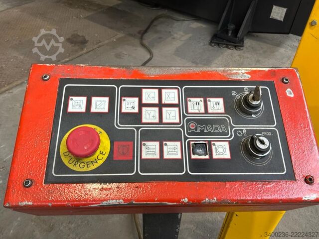 1993 Amada Arcade 210 CNC – generalüberholte Stanz- und Nibbelmaschine Amada Arcade 210 CNC