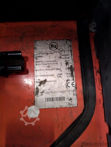 Schubmaststapler BT RRE 160 // Triplex // Wage mit millimeter anzeige