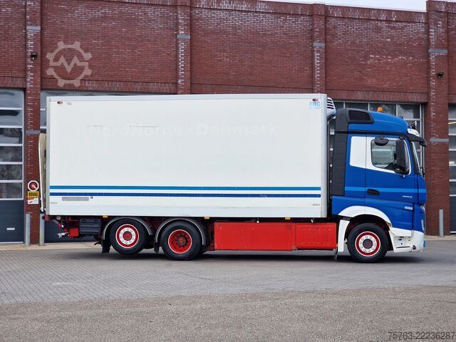 Refrigerated/frozen transport Mercedes-Benz Actros 2553 6x2 - Thermoking frigo - Loadlift +...