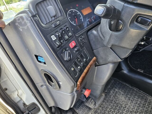 R500LB6X2 HHZ V8 Leaf/Leaf ROBSON 6x4 3 Pedals SCANIA R500LB6X2 HHZ V8 Blatt/Blatt