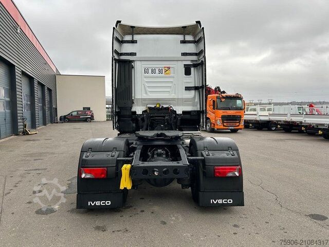 Standard tractor unit Iveco S-WAY