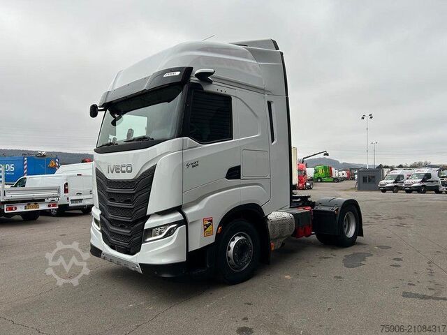 Standard tractor unit Iveco S-WAY