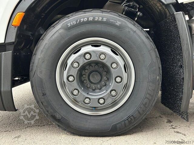 Standard tractor unit Iveco S-WAY