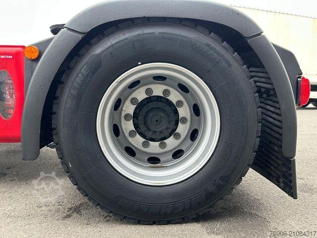 Standard tractor unit Iveco S-WAY