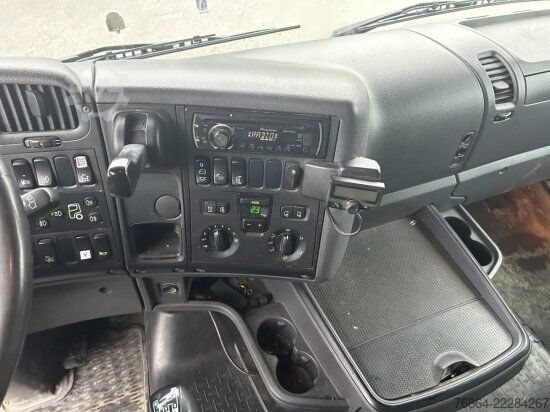 Tipper truck SCANIA R440 6X2 ABROLLER, SCHALTER ,RETARDER, E5, LENK,LIFT HYVA LIFT, OHNE AUFBAU