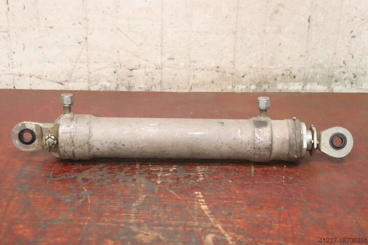 Hydraulikzylinder unbekannt Hub 200 mm