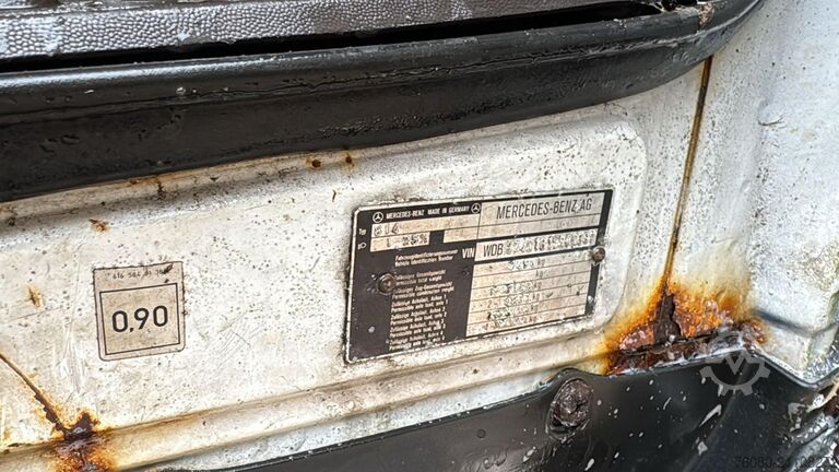 Fahrgestell mit Fahrerhaus Mercedes-Benz SK 814 (MANUAL PUMP / POMPE MANUELLE / LAMES / ...