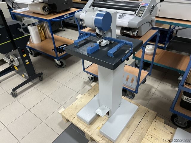 Eyeletting machine Hang 102-20 Eyeleting machine with base