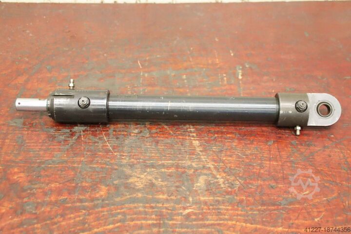 Hydraulic cylinder unbekannt Hub 215 mm