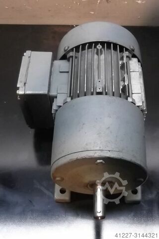 Gear motor 0.25 kW 90 rpm SEW-EURODRIVE R30DT71C4