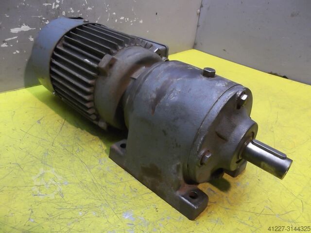 Geared motor 0.55 kW 70 rpm SEW Eurodrive R43WD80K-4