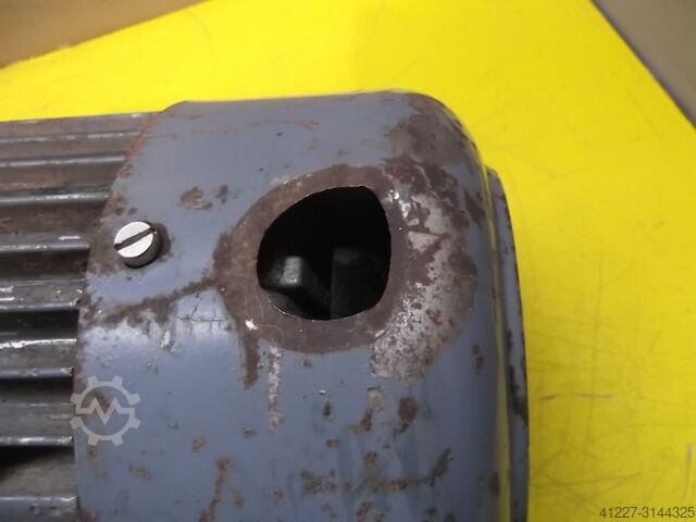 Geared motor 0.55 kW 70 rpm SEW Eurodrive R43WD80K-4