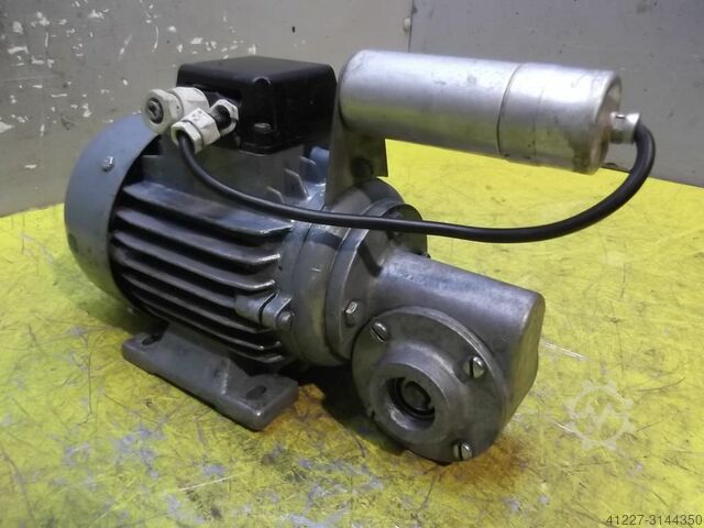 Gear motor 0.18 kW 153 rpm 220V WEG OCG632