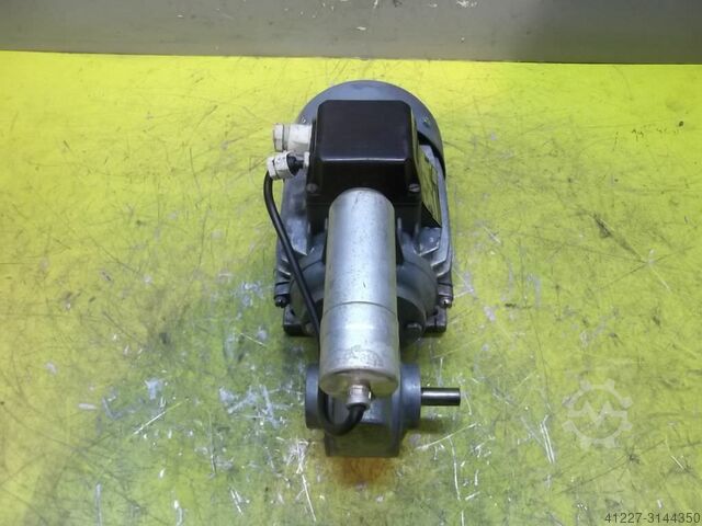 Gear motor 0.18 kW 153 rpm 220V WEG OCG632