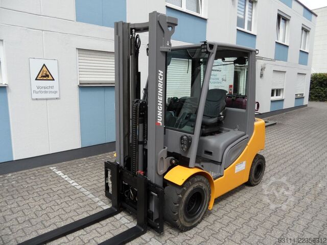 LPG Forklifts Jungheinrich TFG 430s - Freihub - wenig Stunden