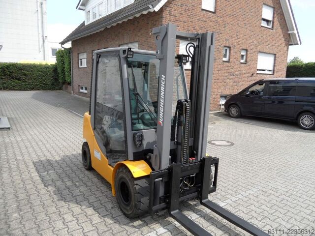 LPG Forklifts Jungheinrich TFG 430s - Freihub - wenig Stunden