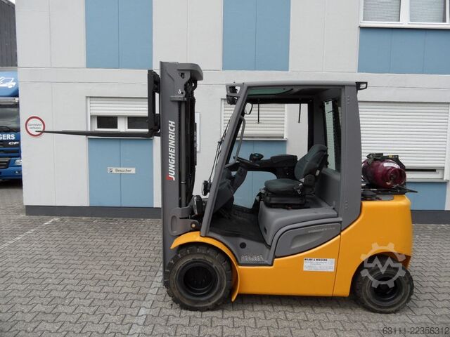 LPG Forklifts Jungheinrich TFG 430s - Freihub - wenig Stunden