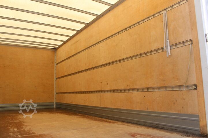 Box van Mercedes-Benz Atego  816 Koffer 6,12m   Schalter   179 Tkm