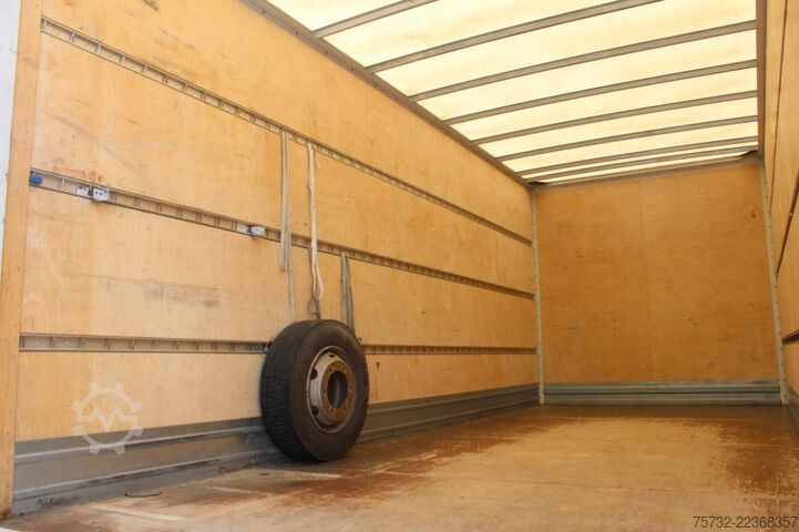Box van Mercedes-Benz Atego  816 Koffer 6,12m   Schalter   179 Tkm