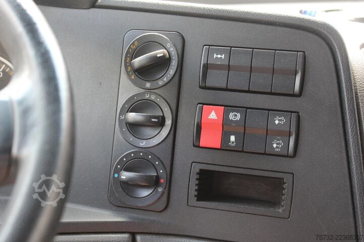 Box van Mercedes-Benz Atego  816 Koffer 6,12m   Schalter   179 Tkm