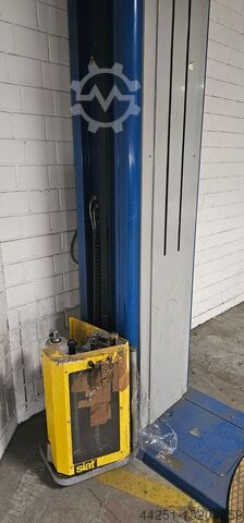 Semi-automatic pallet wrapping machine SIAT Palettenwickelmaschine