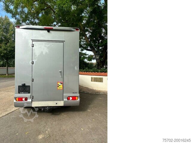 Viehtransporter Renault Master Haras 1-2 Pferde