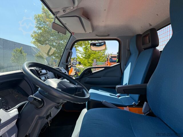 Three-way tipper van FUSO 6C18 4x4 ALLRAD/ANBAUPLATTE/3-Seiten-Kipper/AHK