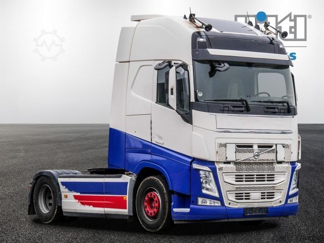 Standard tractor unit Volvo FH 510 + 2x BIG TANK + SKIRTS + FRIDGE + LEATHER