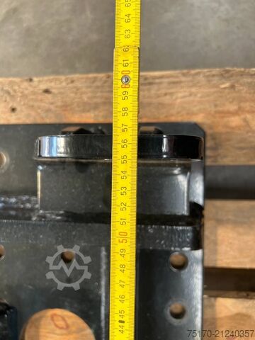 Teleskoplader  Schraubadapter universell Adapter / Magni Aufnahme