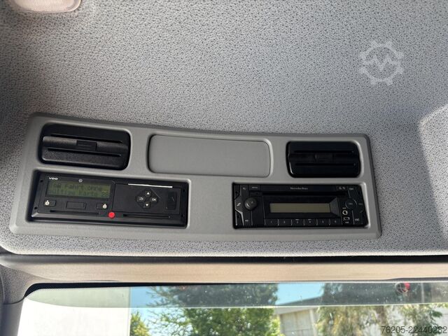 Box truck Mercedes-Benz 818 L AUT Luft SpurH