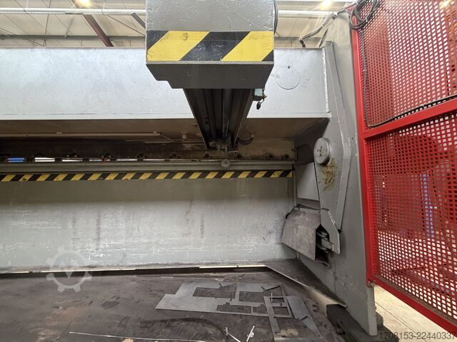 Hydraulic guillotine shear BAYKAL HGL 3100/6