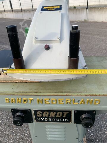 Hydraulic Swing-Arm Cutting Press – 18 tonnes j. Sandt AG, Pirmasens 410