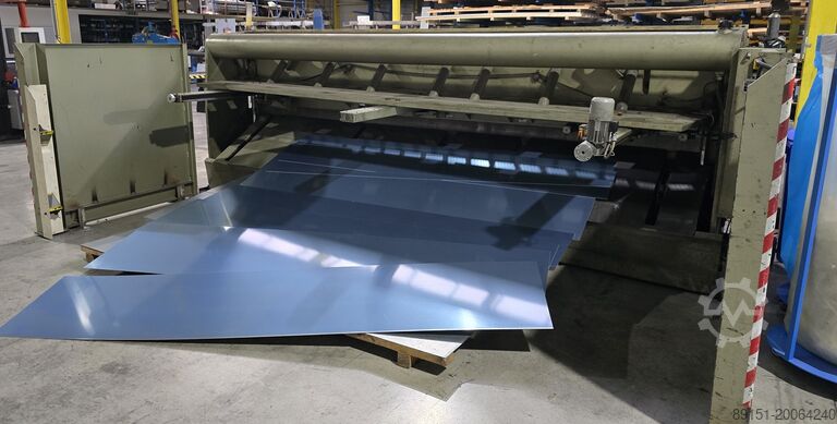 Hydraulic guillotine shear Safan VS 430-3