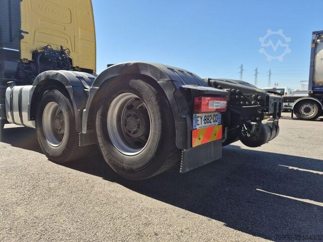 Standard tractor unit Volvo FH