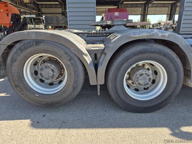 Standard tractor unit Volvo FH